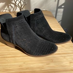 Never worn lucky brand boots